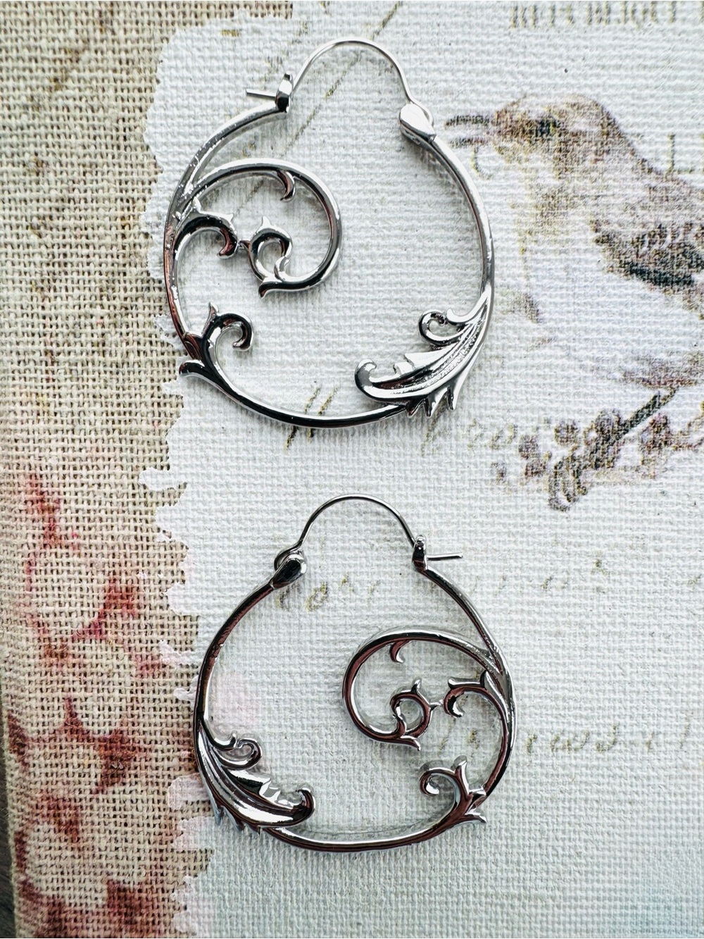 Silver tone Filigree Hoop Earrings  1.5” x 1.5” lightweight